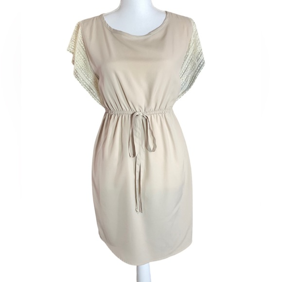 🎉Host Pick🎉 Cream colored dress w/ lace sleeves Size Small - Picture 2 of 5